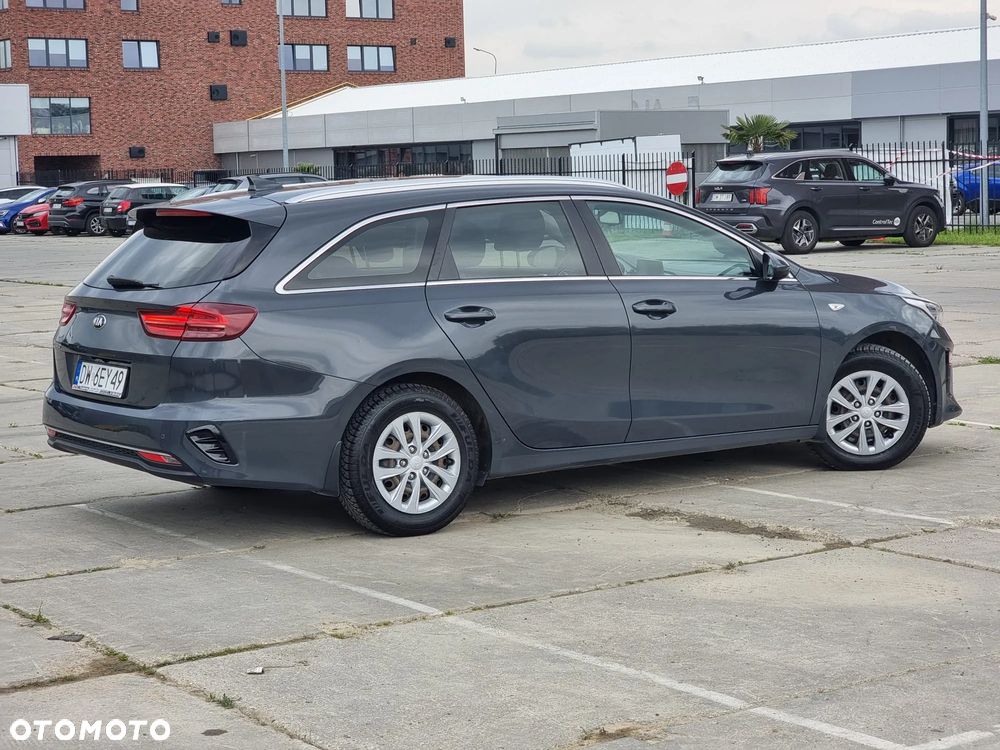 Kia Ceed 1.6 CRDi mHEV M - 7