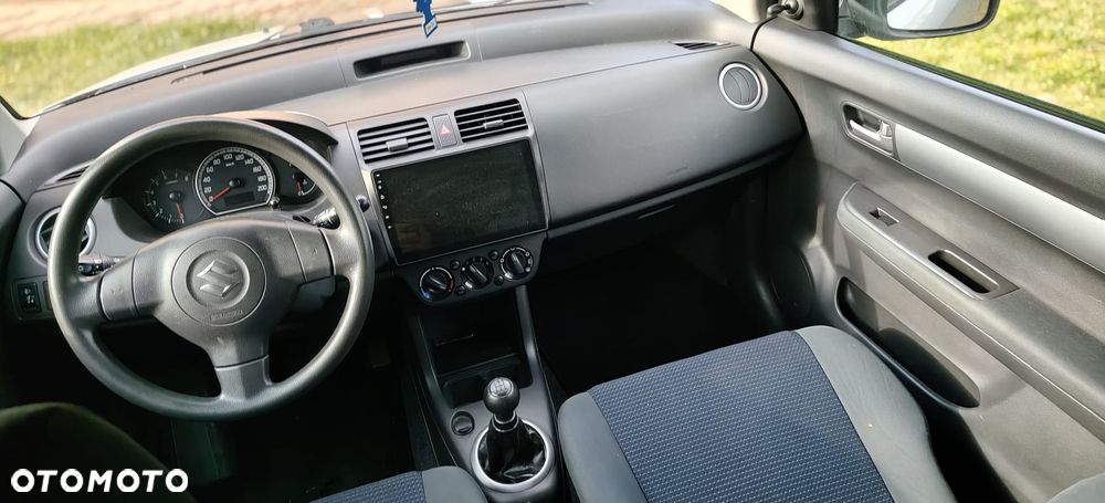 Suzuki Swift 1.3 Sunlight Edition - 26
