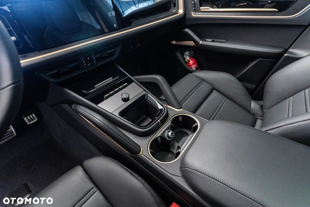 Porsche Cayenne E-Hybrid PHEV Black Edition - 23