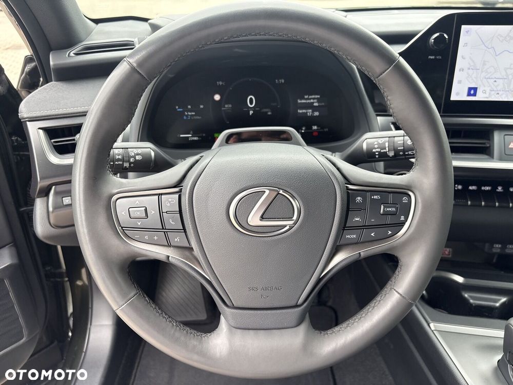 Lexus UX 300h Business - 22