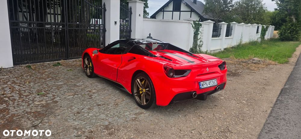 Ferrari 488 - 4