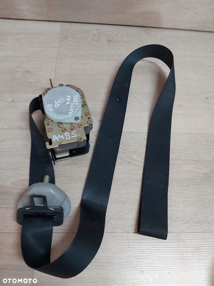 Toyota Yaris I LIFT pas bezpieczeństwa prawy przód 3D FRANCUZ - 2