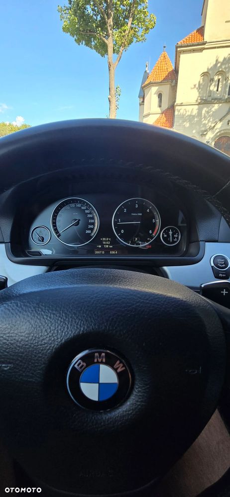 BMW Seria 5 520d - 29