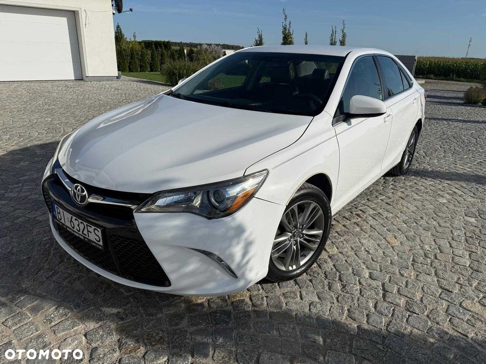 Toyota Camry - 1