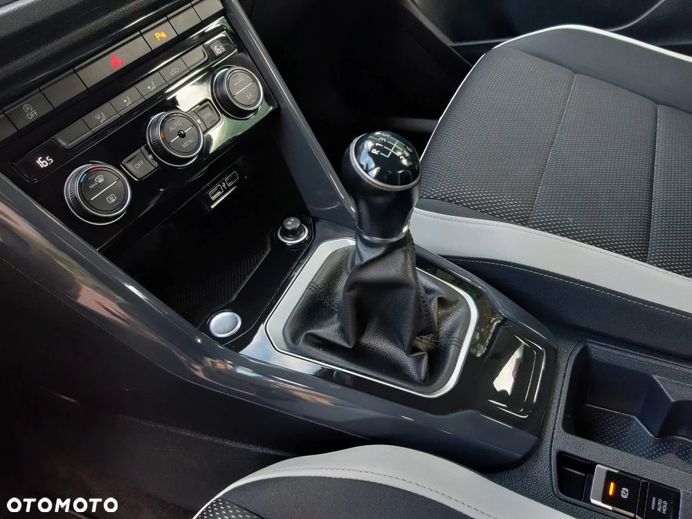 Volkswagen T-Roc - 21