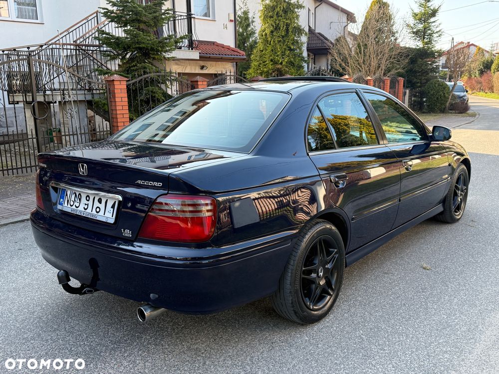 Honda Accord 1.8i LS - 8