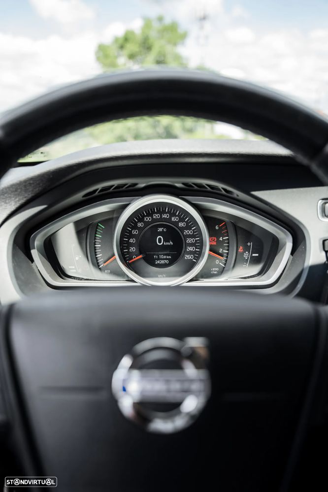 Volvo V40 D2 - 28
