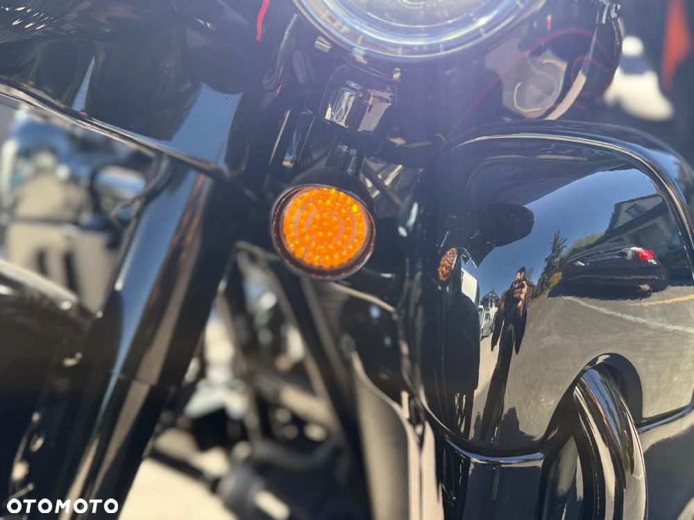 Harley-Davidson FLH Electra Glide - 9