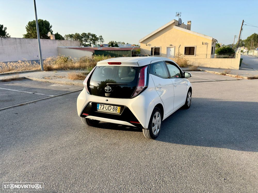 Toyota Aygo 1.0 X-Play+AC+X-Touch - 4
