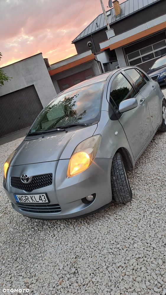 Toyota Yaris 1.3 Sol - 2