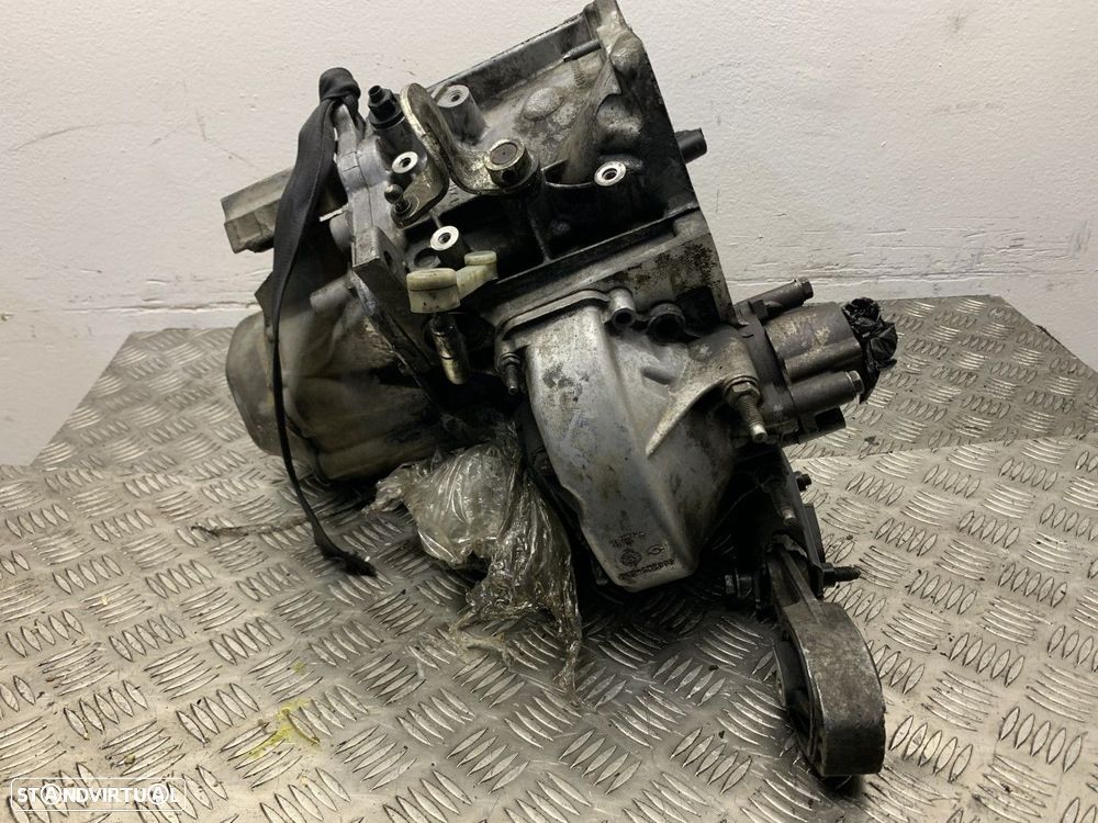 Caixa de velocidades manual CITROEN C3 Picasso 1.6 HDi REF. 20DP98 MOTOR 9H06 - 2