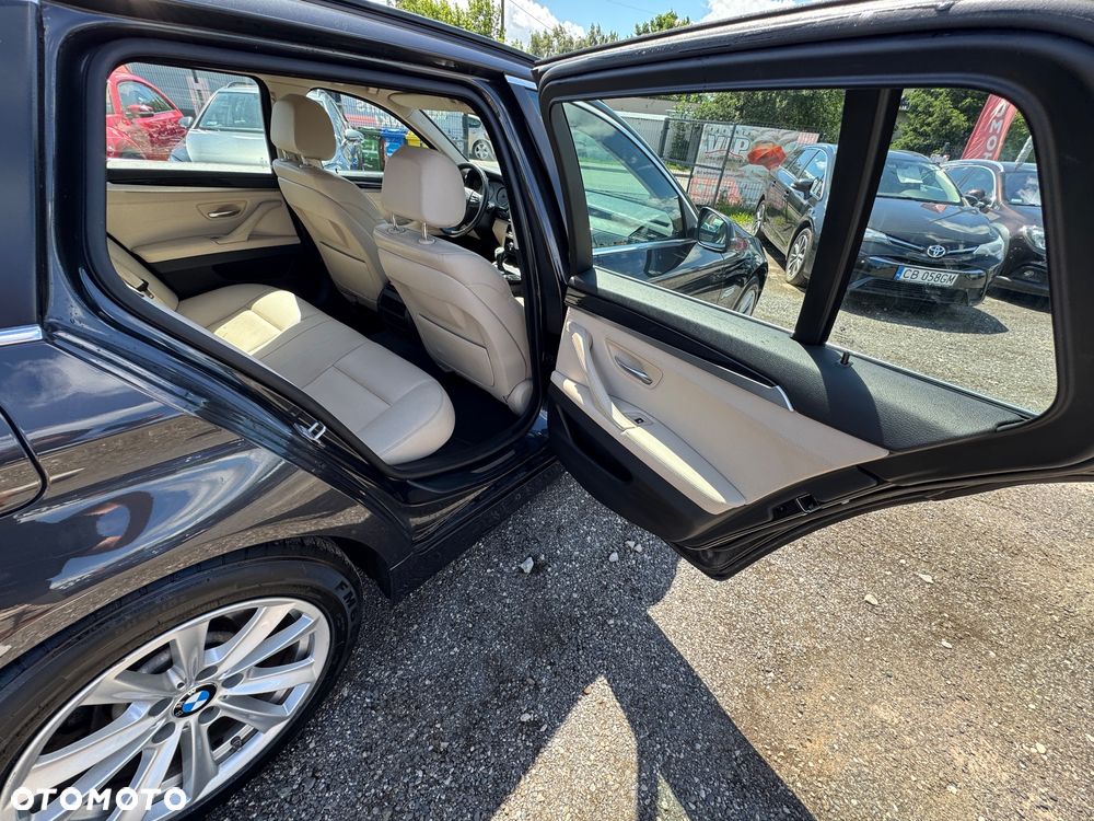 BMW Seria 5 520d Blue Performance - 31