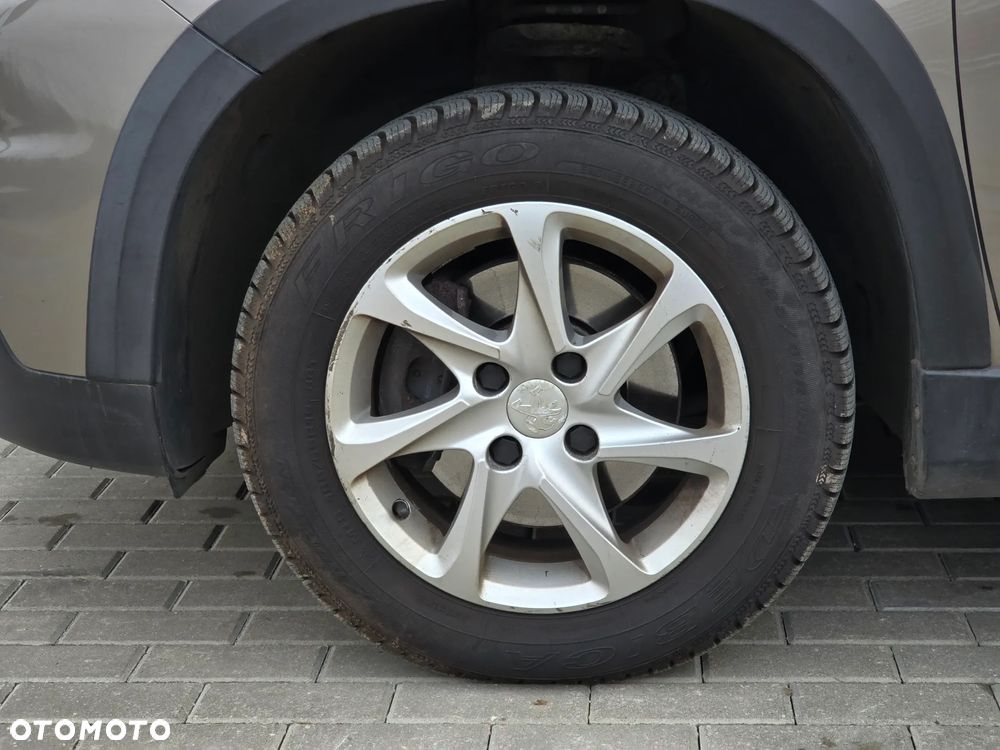 Peugeot 2008 1.2 Pure Tech Allure S&S EAT6 - 13