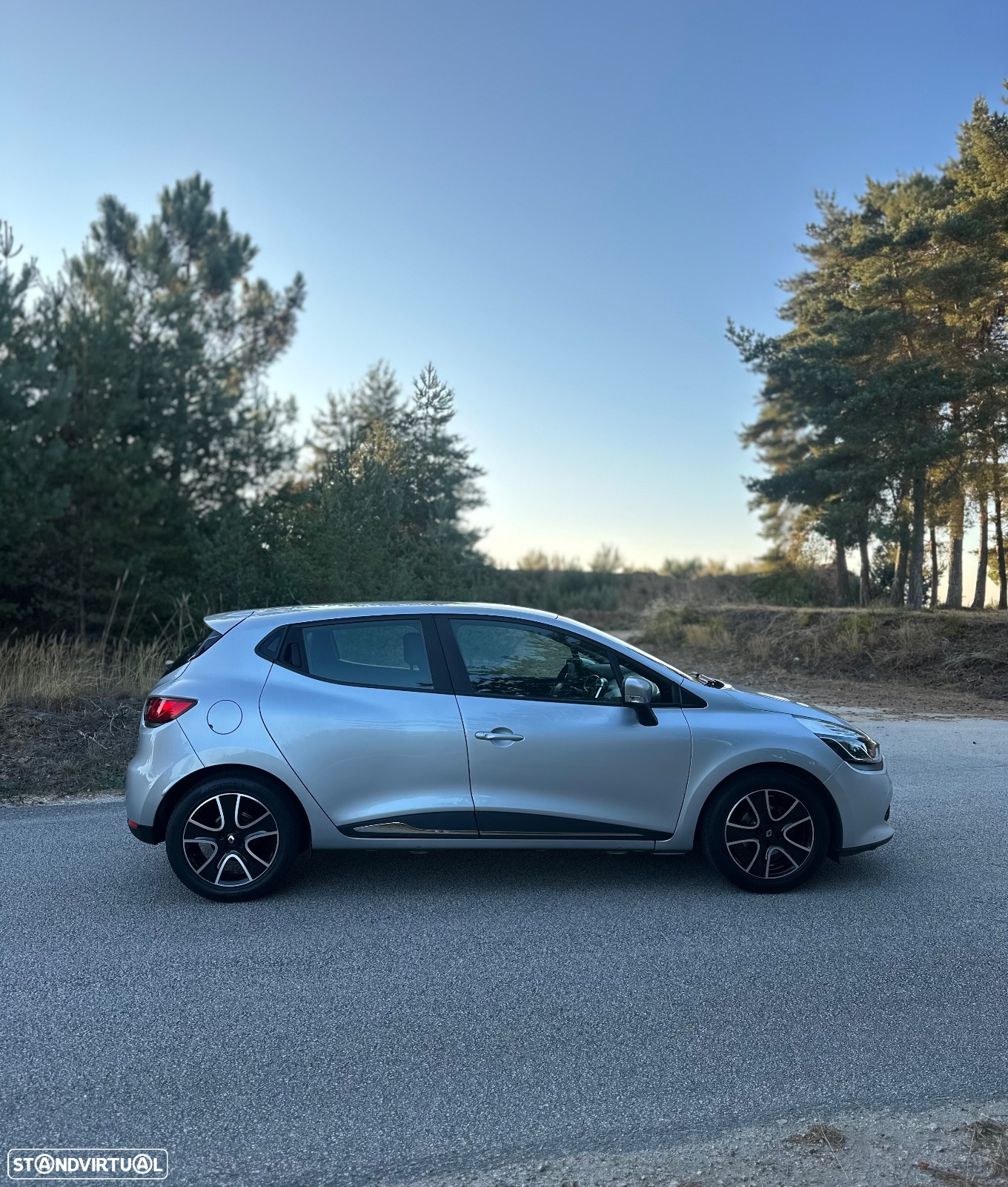 Renault Clio 0.9 TCE Limited - 11
