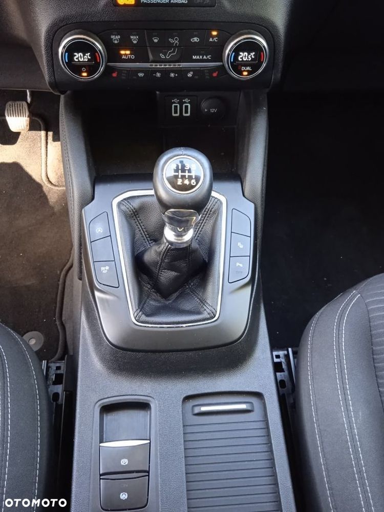 Ford Kuga 1.5 EcoBoost TITANIUM - 28