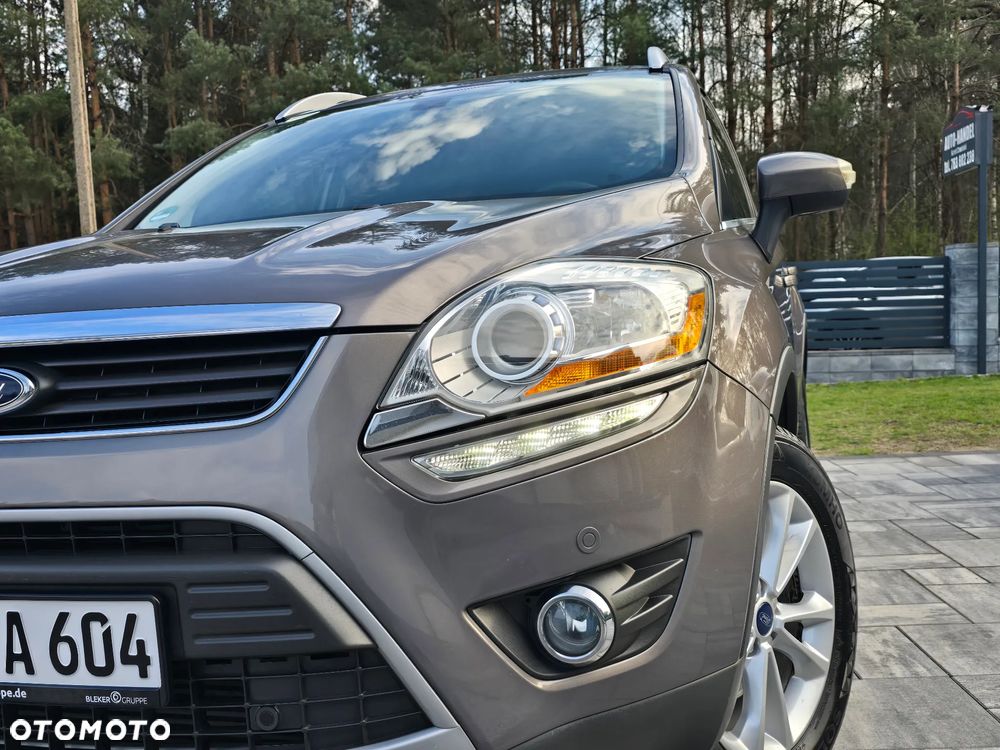 Ford Kuga 2.0 TDCi 2x4 Titanium - 4