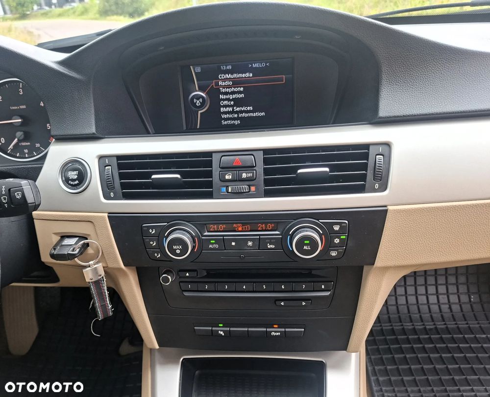BMW Seria 3 318d DPF Edition Exclusive - 14