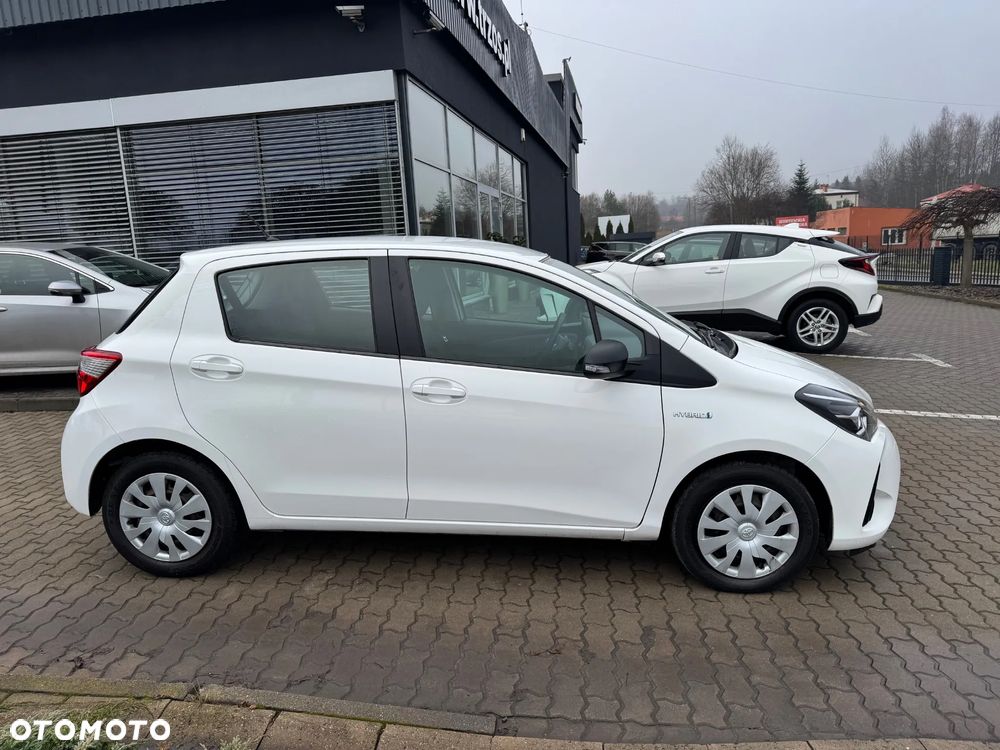 Toyota Yaris Hybrid 100 Active - 2