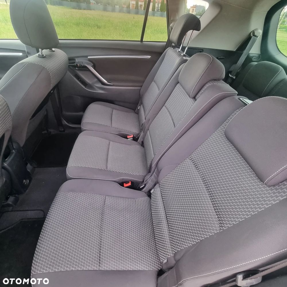 Toyota Corolla Verso - 9
