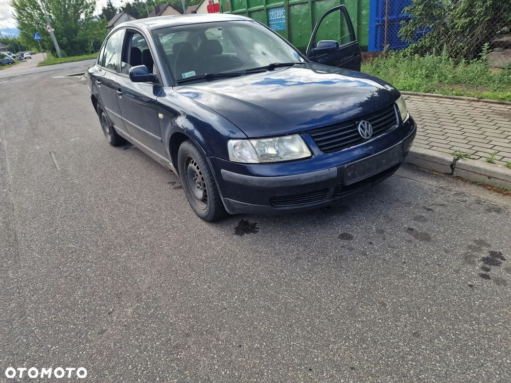 VW Passat b5 sedan przedlift 1.8 20v ADR skrzynia DHZ lakier LN5Y na części - 2
