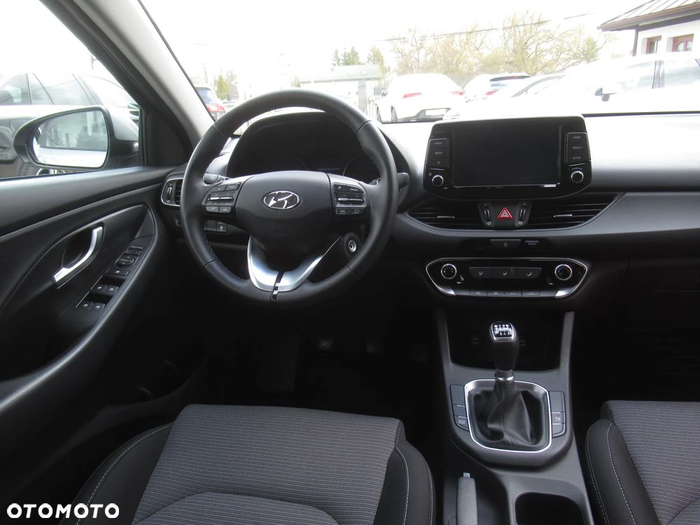 Hyundai i30 1.5 T-GDI 48V Modern - 11