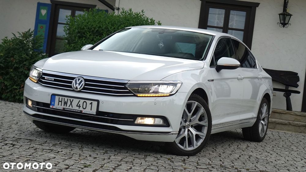 Volkswagen Passat - 1