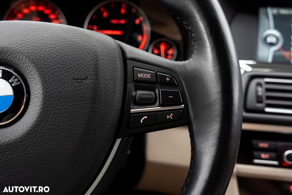 BMW Seria 5 520d Aut. - 31