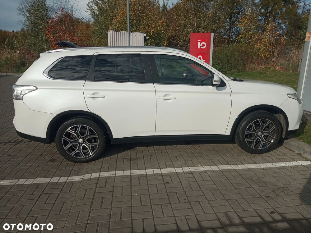 Mitsubishi Outlander - 32