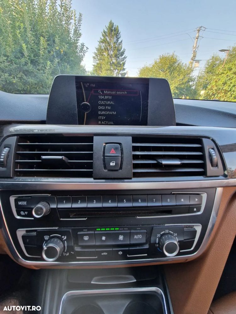 BMW Seria 3 318d Touring Luxury Line - 10