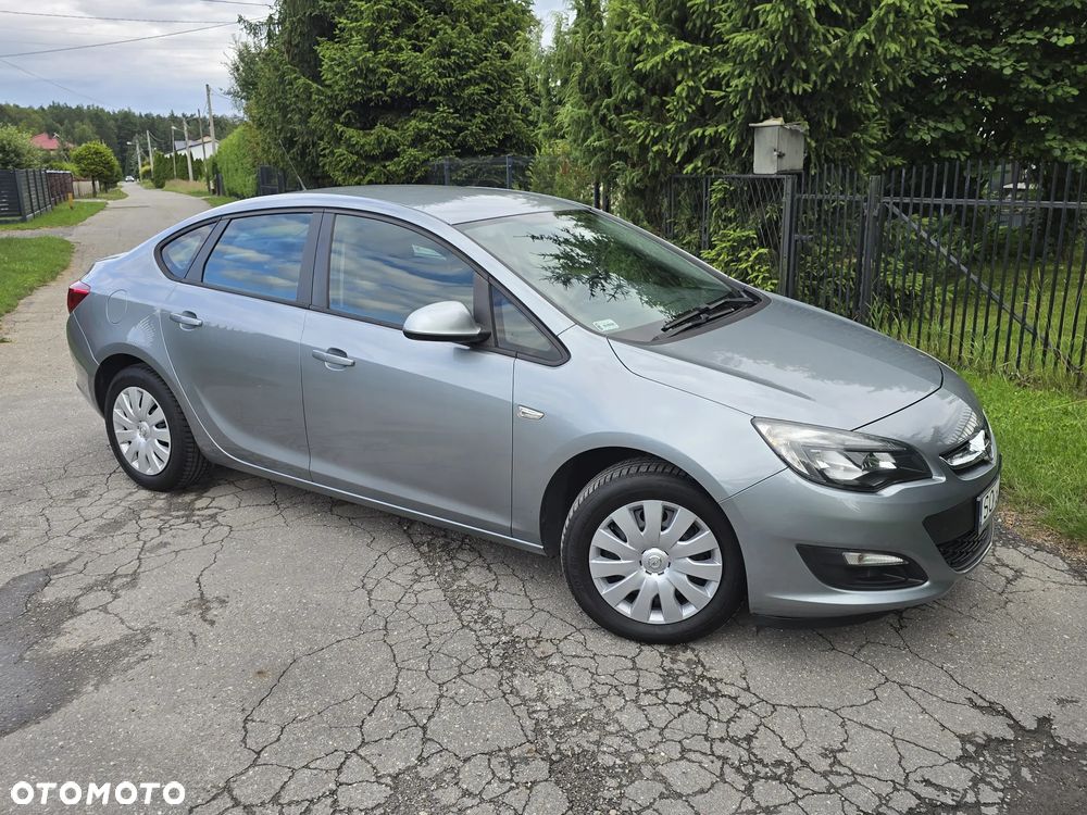 Opel Astra 1.6 Enjoy - 16