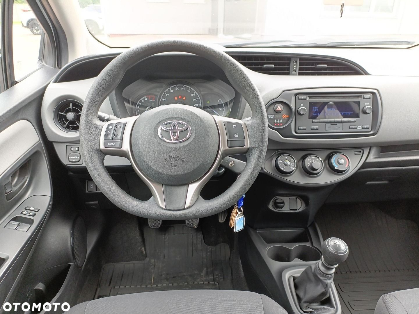 Toyota Yaris - 16