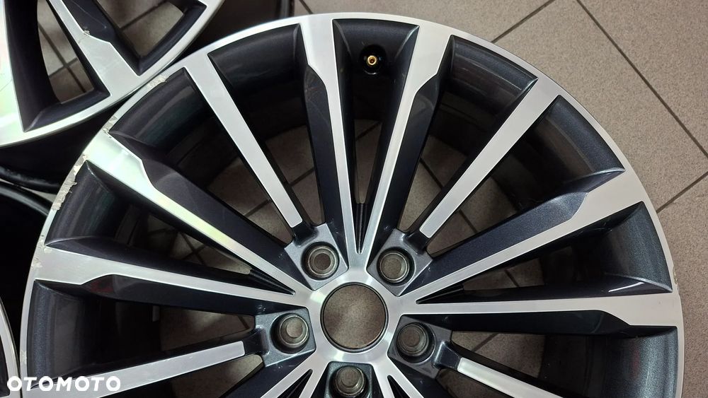 Felgi Aluminiowe 19 Skoda Superb III 5x112 ET 44 - 7