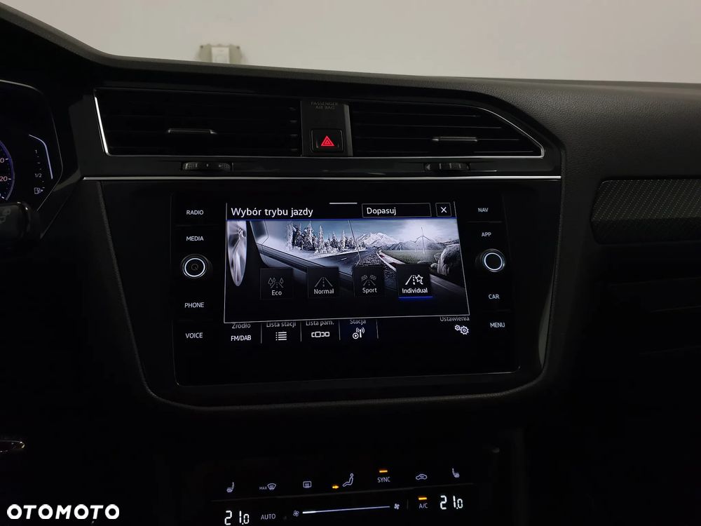 Volkswagen Tiguan 2.0 TDI SCR 4MotION DSG R-Line - 22