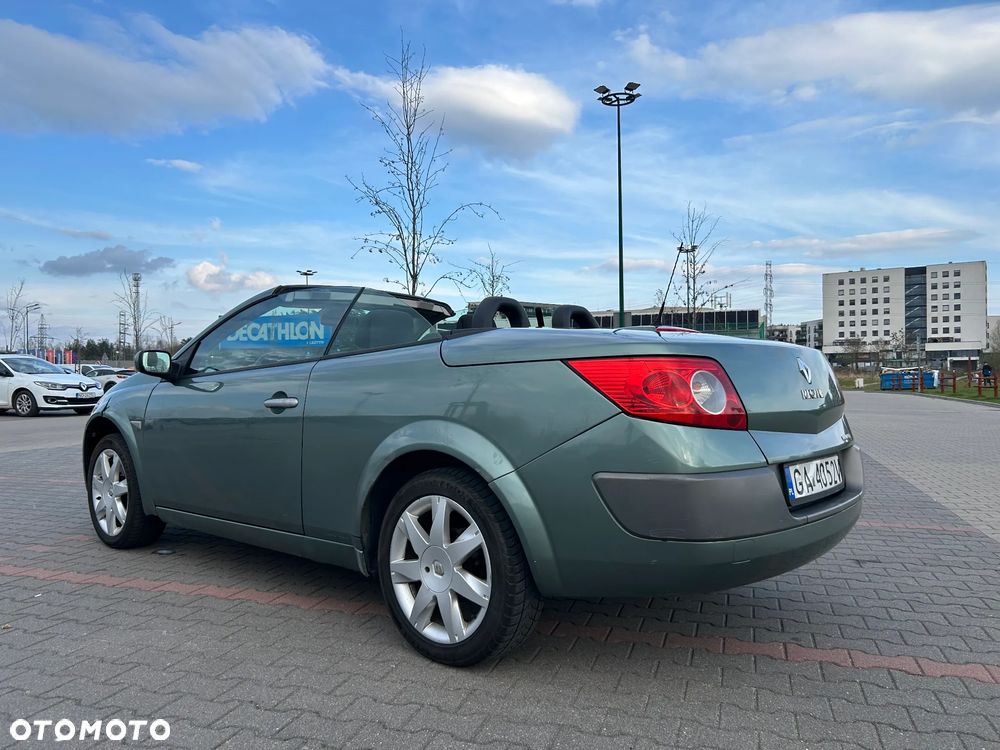 Renault Megane 1.6 Dynamique - 8