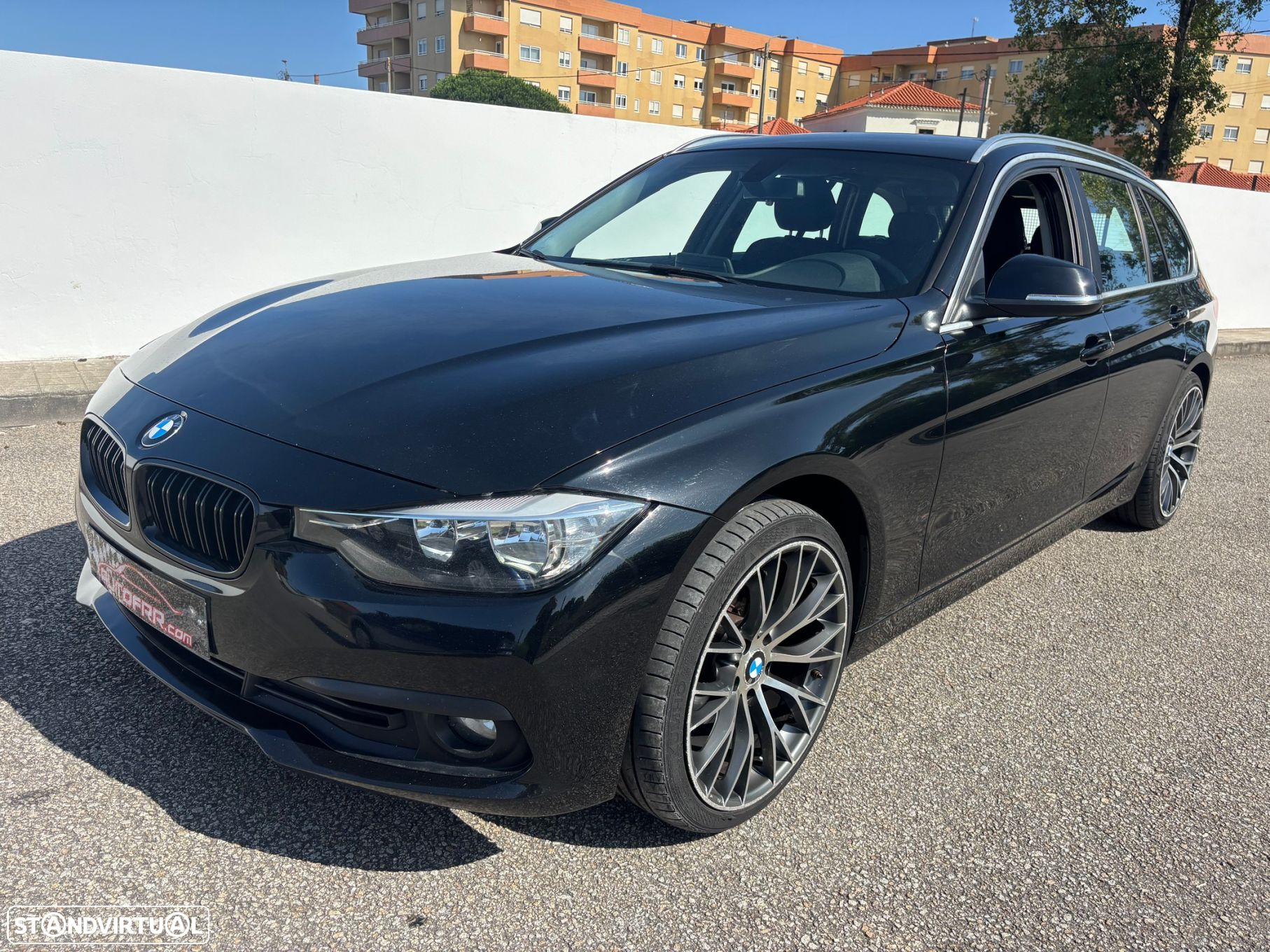 BMW 318 d Touring Advantage Auto - 24
