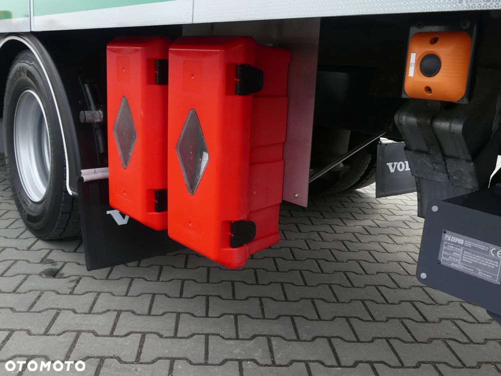 Volvo FL 16.250 / EURO 6 / KONTENER + WINDA / OTWIERANY BOK / - 19