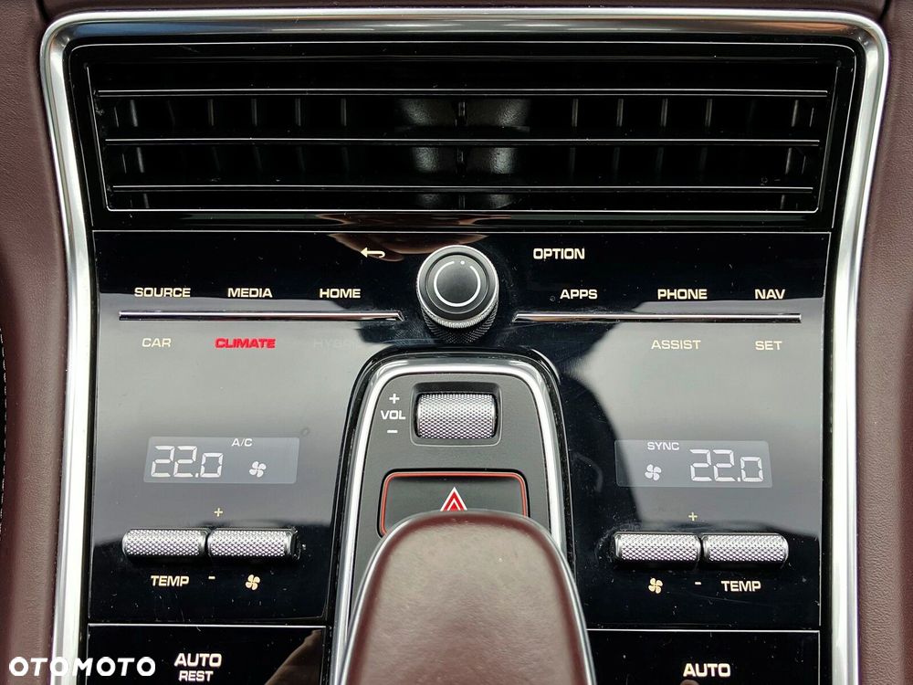 Porsche Panamera - 26