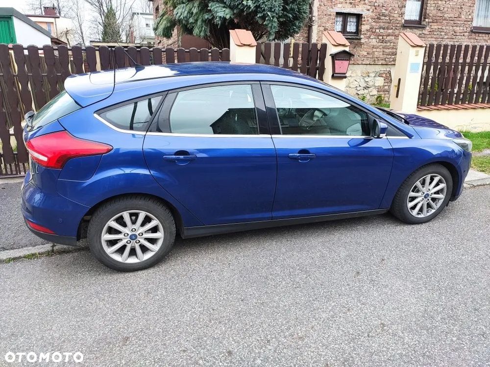 Ford Focus 1.5 EcoBoost STart-Stopp-System TITANIUM - 2