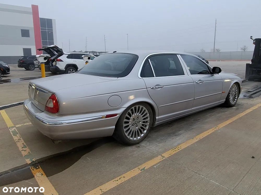 Jaguar XJ XJ8 4.2 LWB High - 38