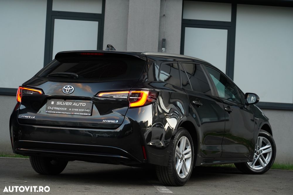 Toyota Corolla 1.8 HSD Business - 25