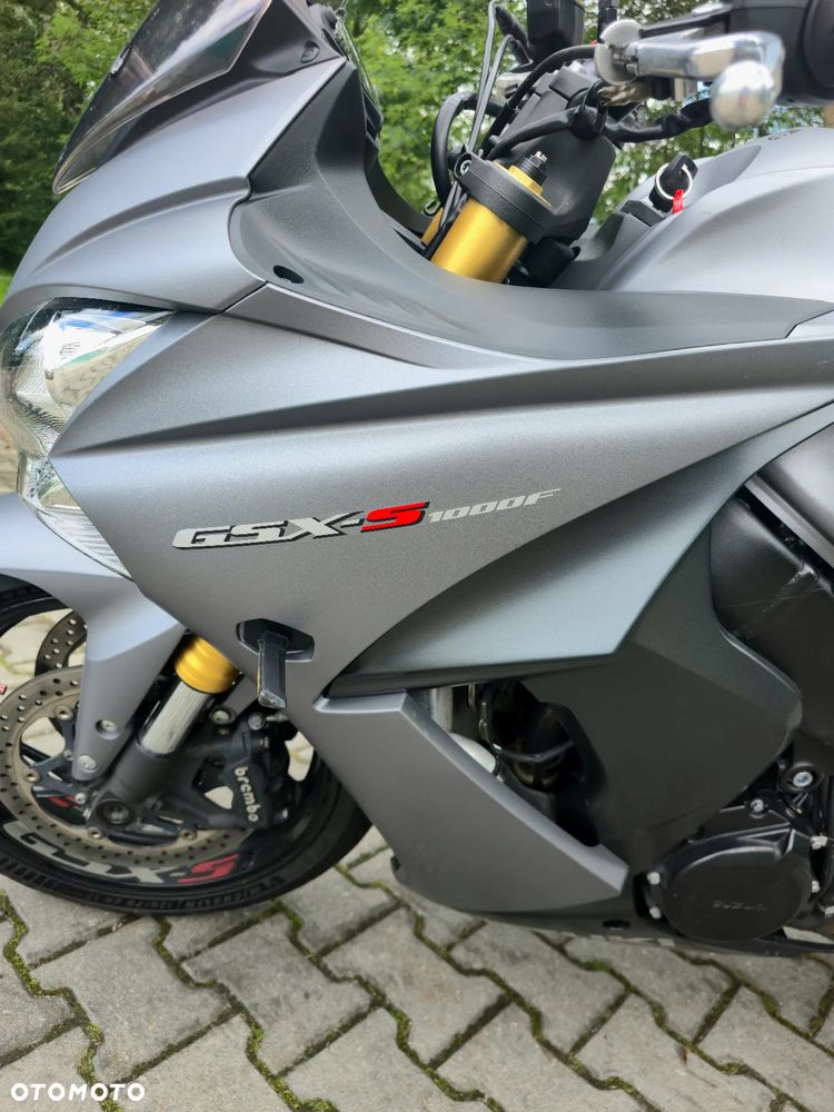 Suzuki GSX 1000 - 23