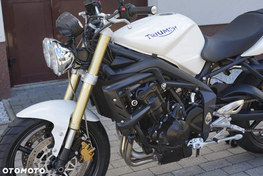 Triumph Street Triple - 28