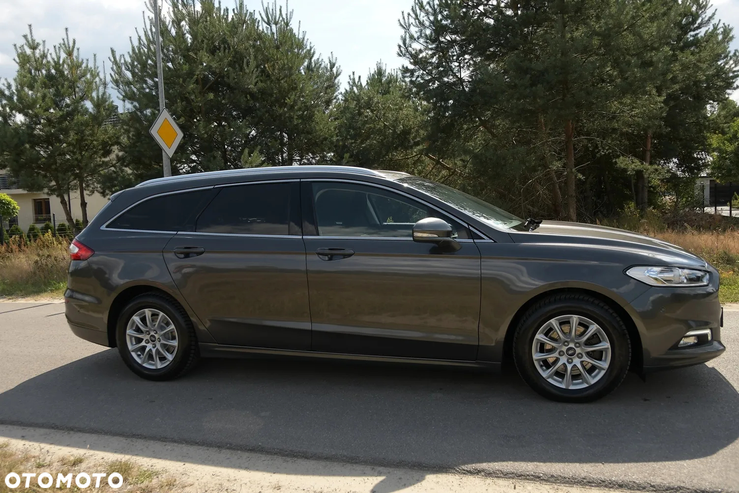 Ford Mondeo - 8