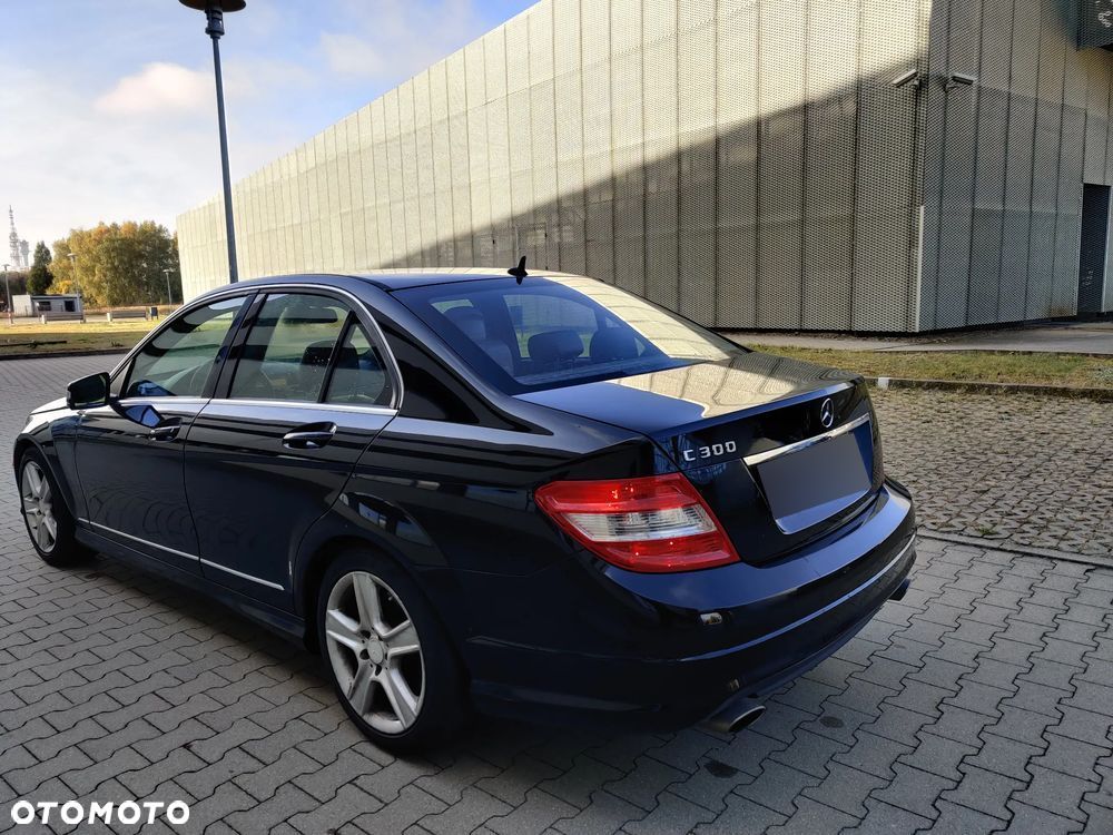 Mercedes-Benz Klasa C 300 7G-TRONIC - 7
