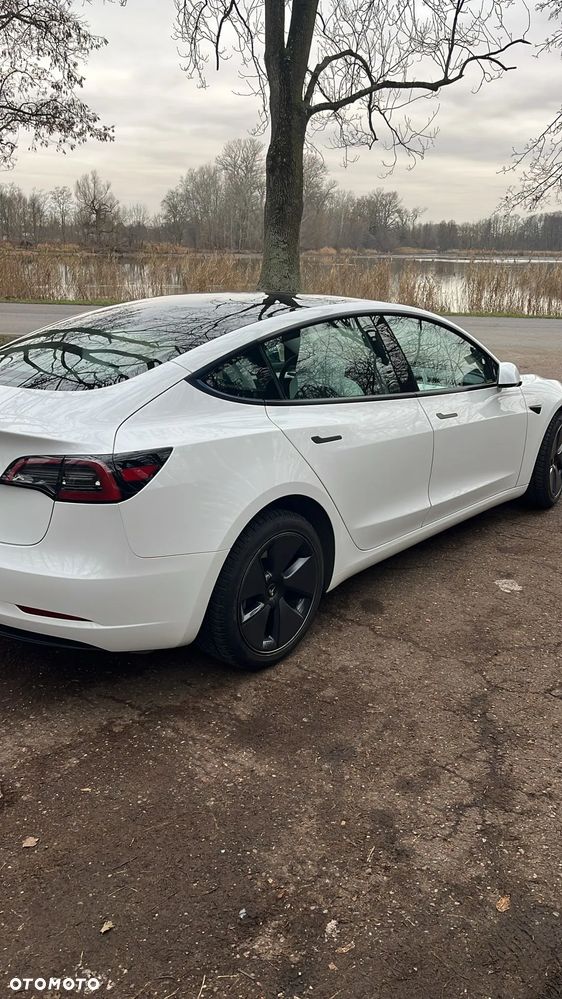 Tesla Model 3 - 5