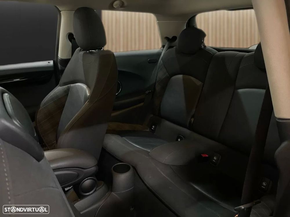 MINI 3 Portas Cooper D - 18