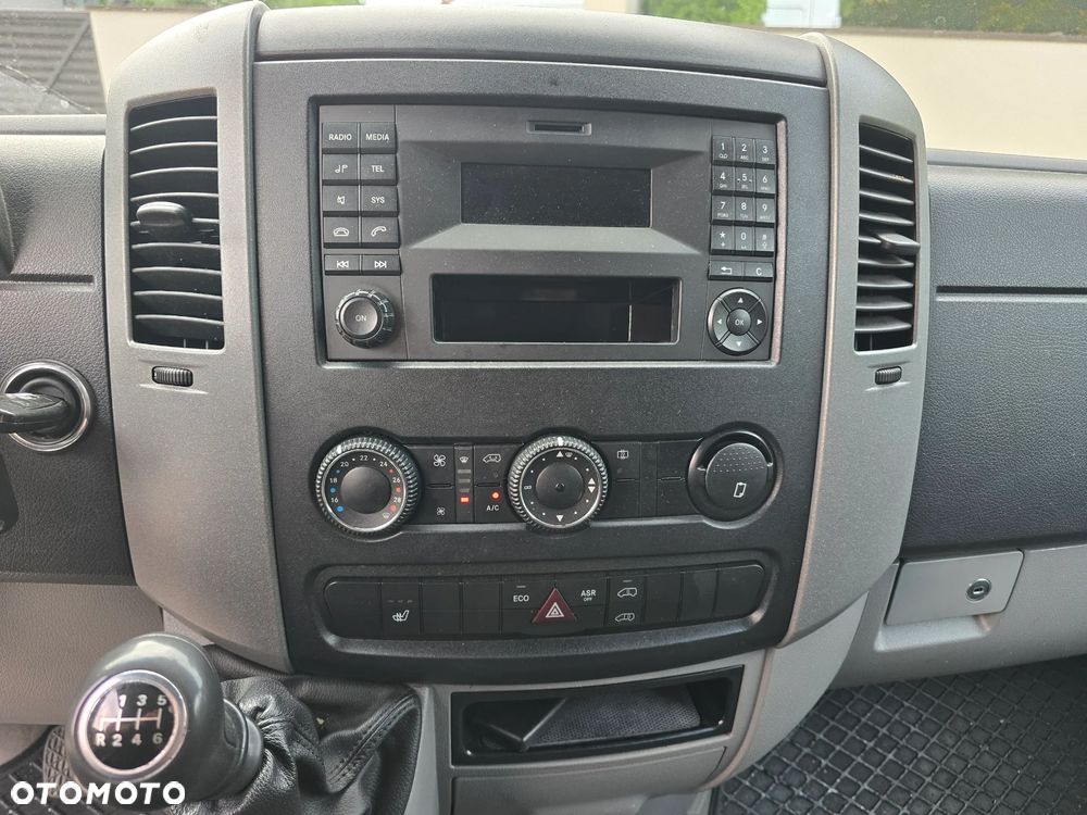 Mercedes-Benz Sprinter - 16