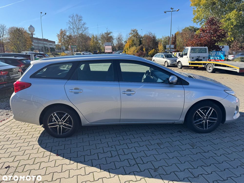 Toyota Auris 1.6 Premium - 15