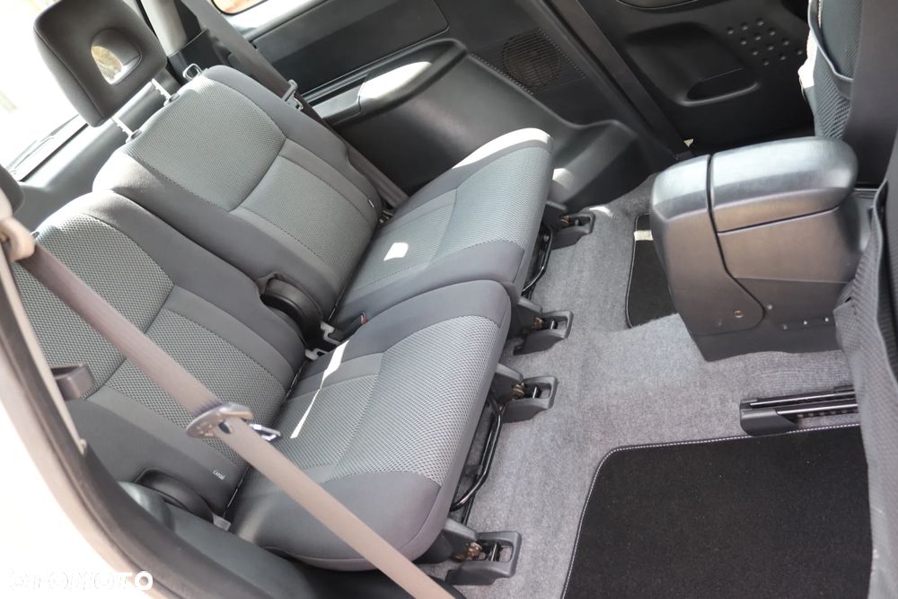 Toyota RAV4 4x4 - 25