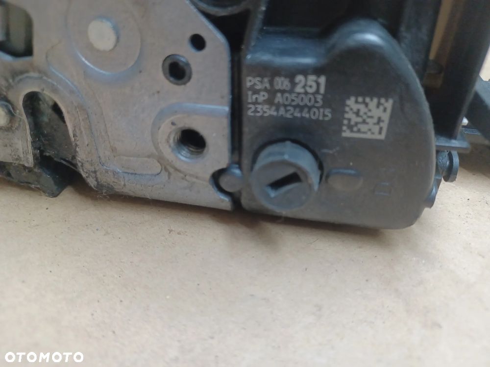 ZAMEK DRZWI PRAWY TYŁ CITROEN C3 II LIFT 006251 - 2